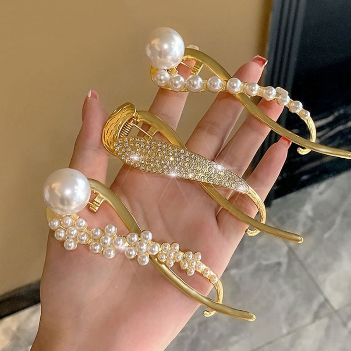Elegant Glitter Pearl Hair Cli - The Korean Lifestyle 리뷰 및 가격